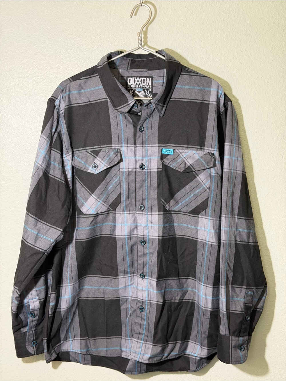Dixxon Flannel Company The 9 Mil Men’s Sz 2XL Black Gray Plaid Button-Down Shirt